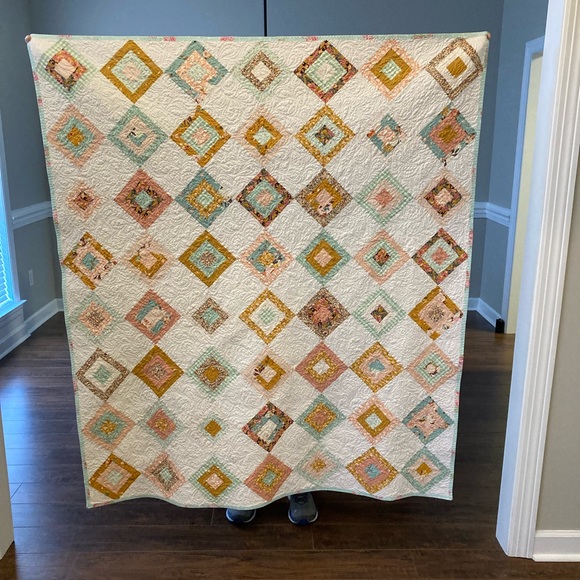 Handmade quilt - Picture 1 of 10